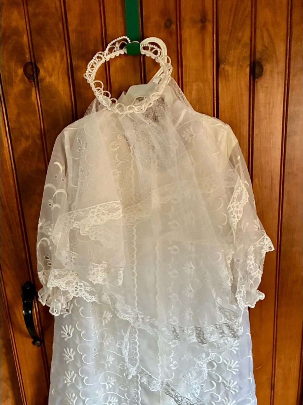 Vintage girls' size8 white dress with floral embroidery,Slip and veil.